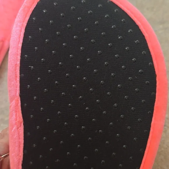 PINK Victoria's Secret Pink Logo Velvety Plush Slide Slippers - Picture 4 of 5